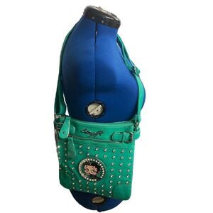 BETTY BOOP Women’s Green Crossbody Size 10X10‎